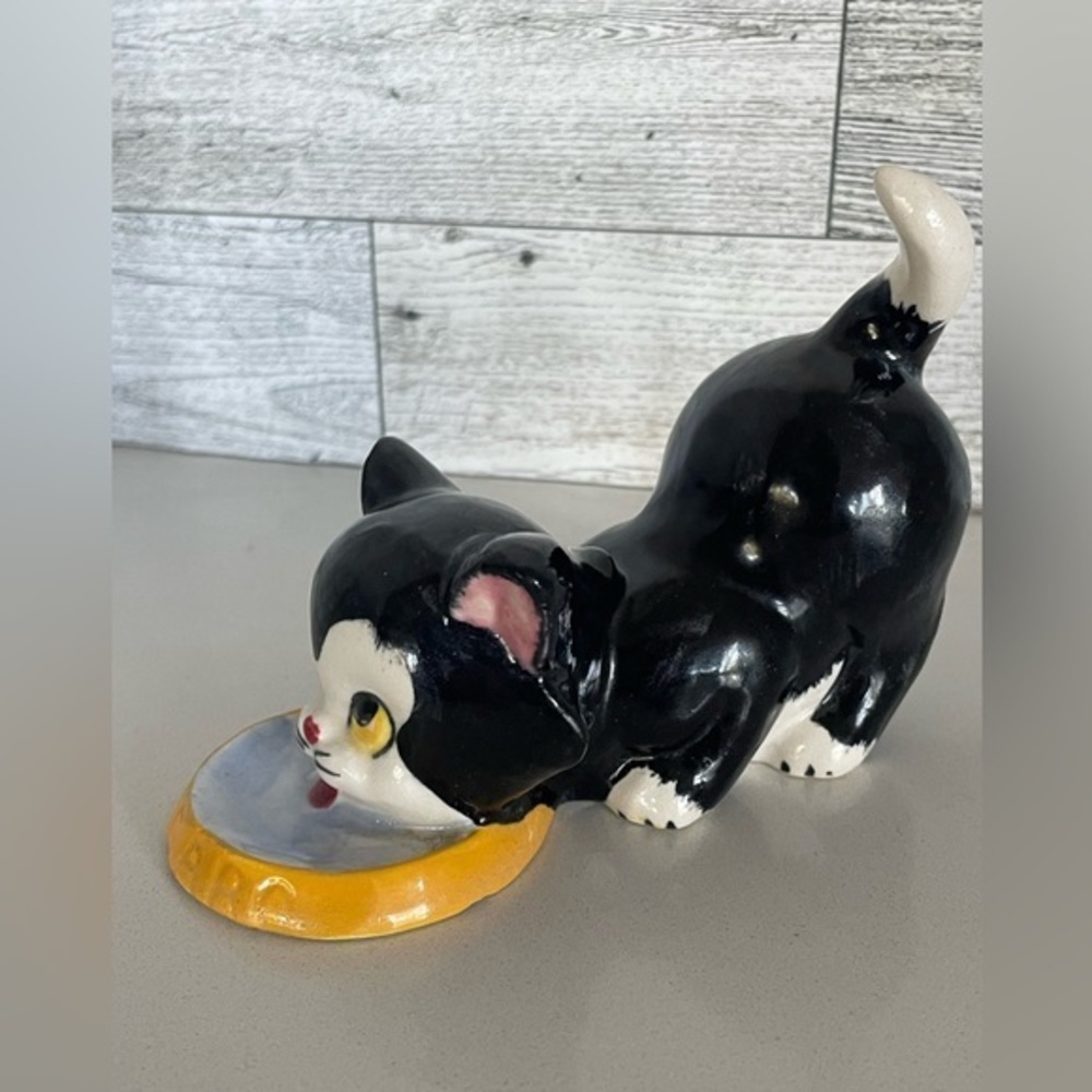 Vintage Brayton Laguna California Pottery Figaro with Milk Bowl Figurine - Picture 4 of 8